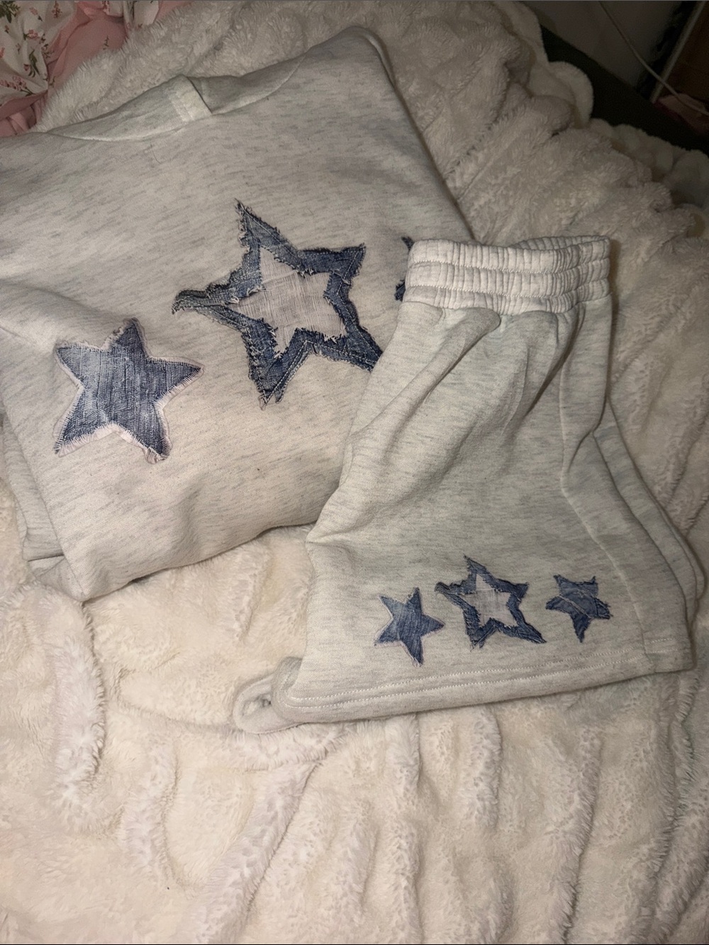 SHEIN Light Gray Sweatpants & Joggers with Blue Star Patches